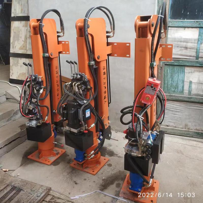 台儿庄区重汽蓝牌随车吊 3.2吨 国六动力强 液压驱动 农用自卸起重机